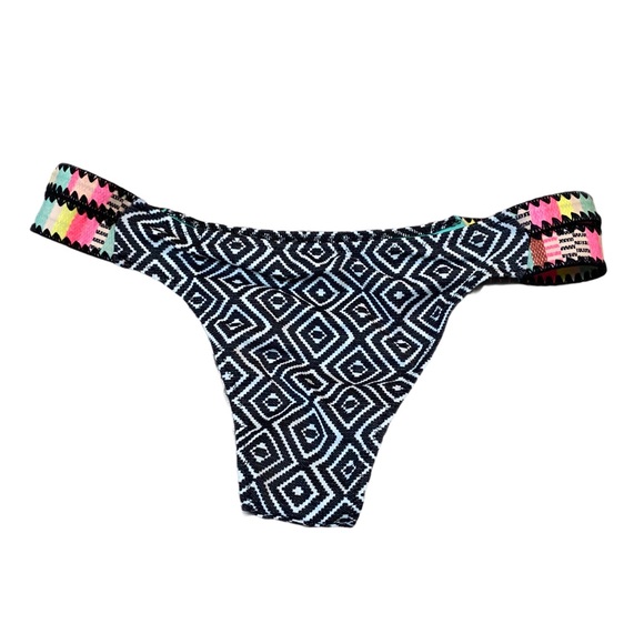 Shade and shore bikini 34B Medium - Picture 5 of 5